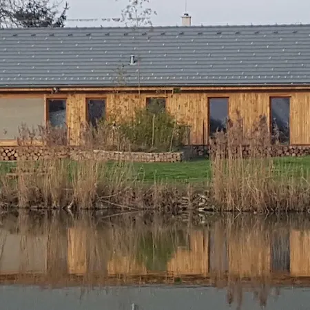 Prirodni Dum V Duchu Velryby 4* Kamenne Zbozi